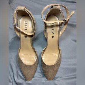 Unisa Women's Tan Ankle Strap Heels EUC Dressy Office Spring Nuetral Sz 10